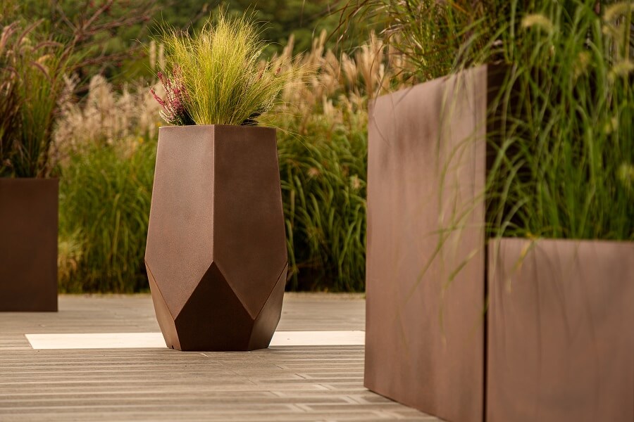 kvetinac-longerino-lungo-bari-Corten